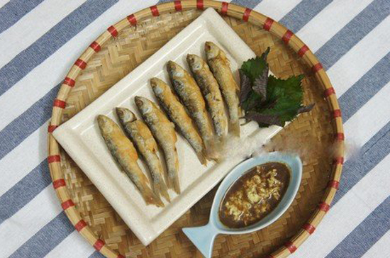 Chuẩn bị nguyên liệu làm cá dói tẩm bột chiên giòn