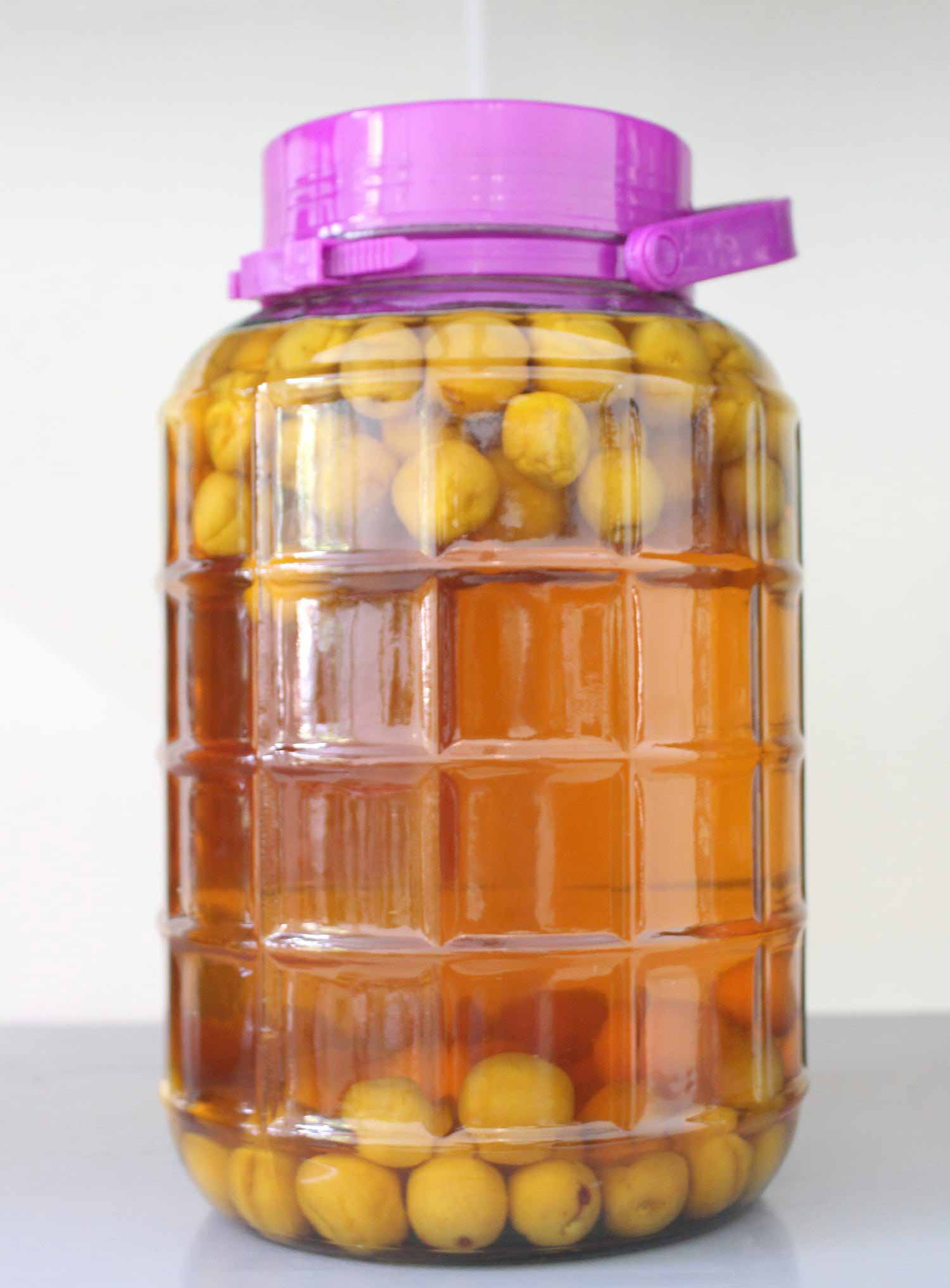 Cửa hàng bán rượu mơ nhà tự ngâm tại Hà Nội