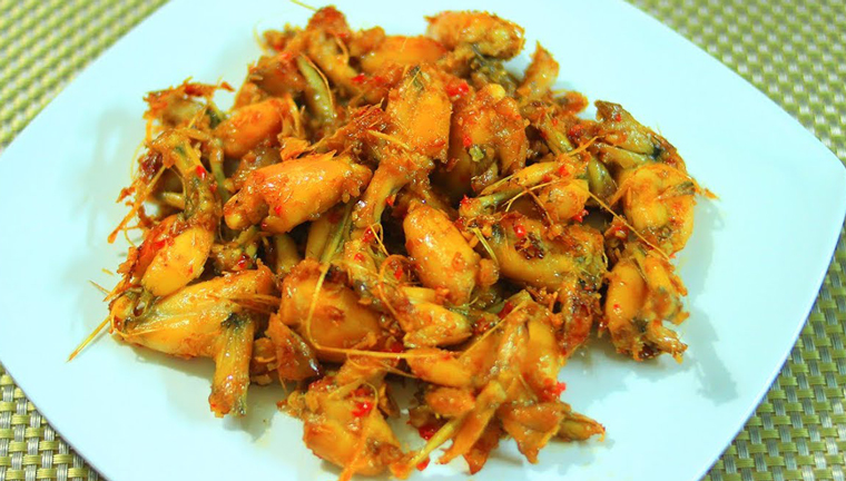 Đùi ếch xào tỏi – món ngon từ ếch đồng