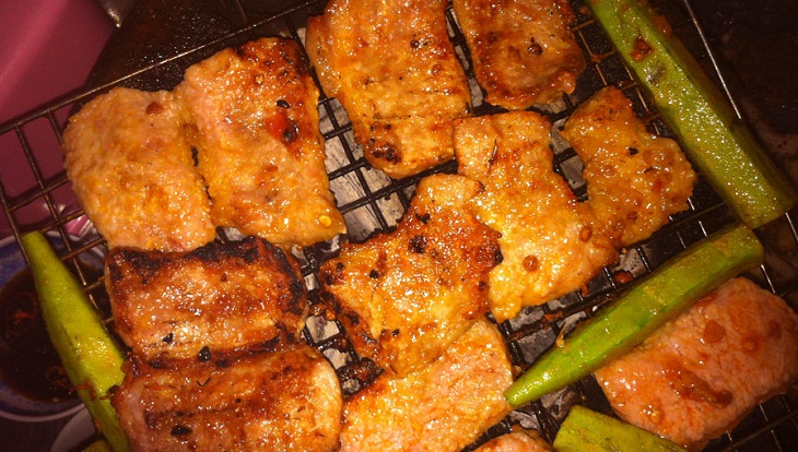 Nầm lợn nướng sả ớt cay cay, thơm ngon