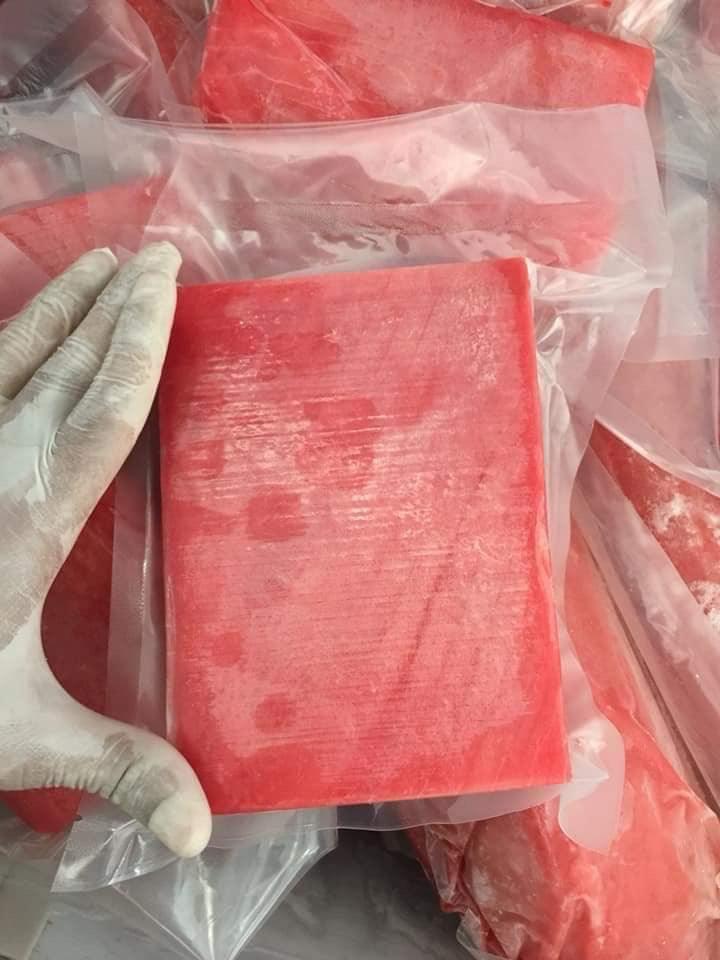 cửa hàng bán cá ngừ 