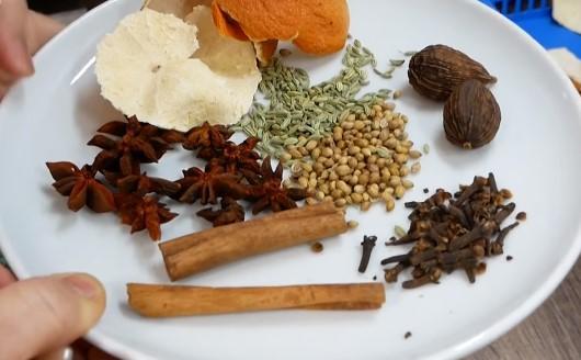 Cách ngâm rượu mai quế lộ thơm ngon đặc biệt