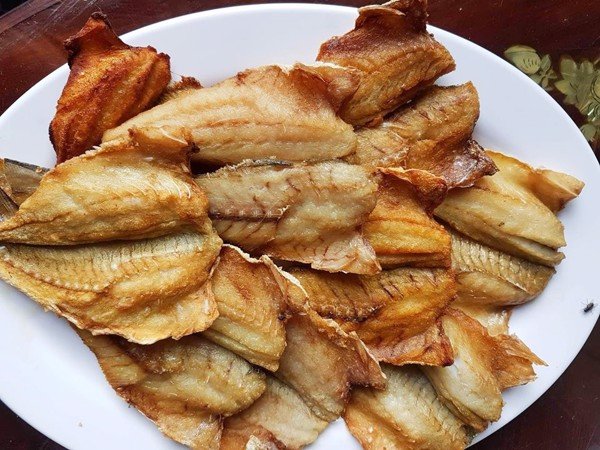 Cá đù một nắng chiên giòn