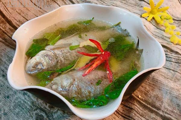Cá diếc nấu rau răm